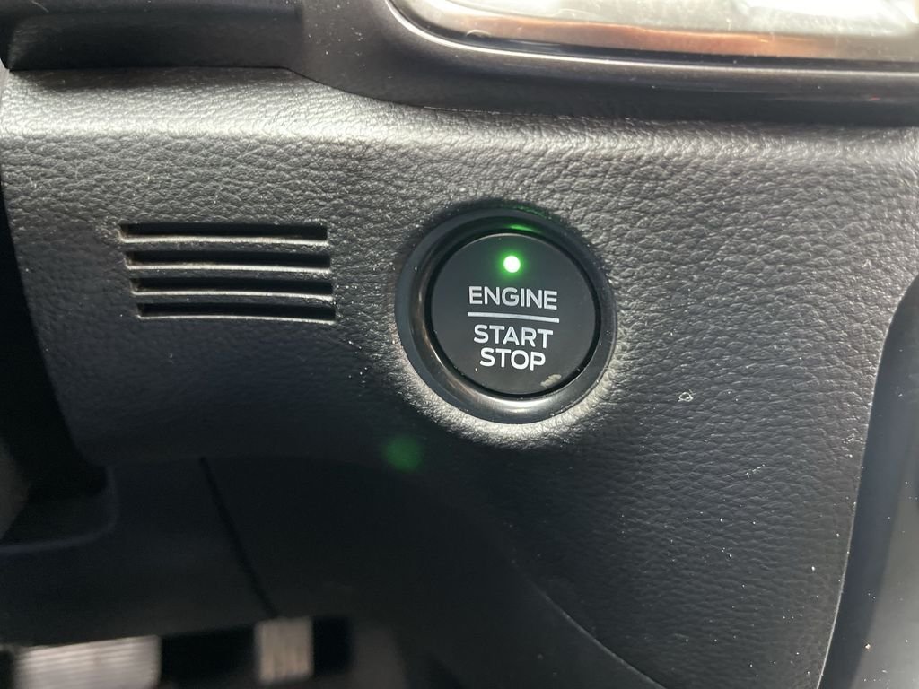 Used 2020 Black Ford Lariat image 17