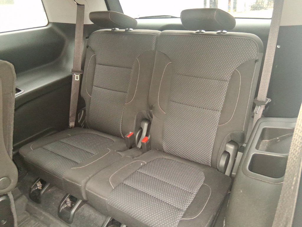 Used 2022 White GMC SLE image 19