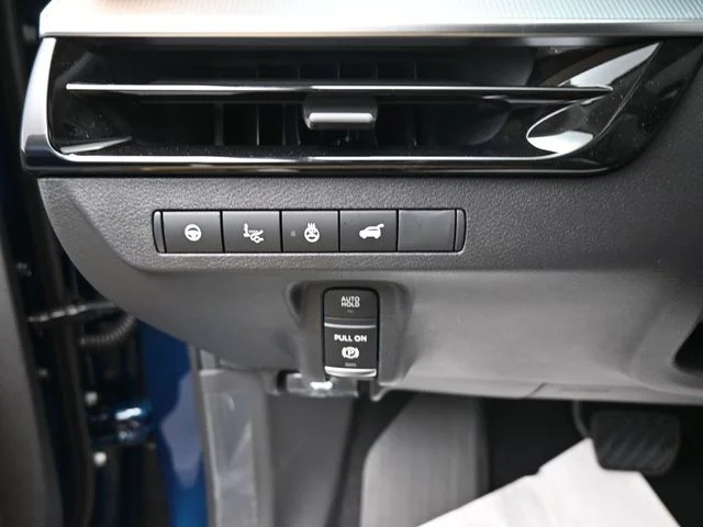 Used 2025 Blue Nissan Platinum image 23