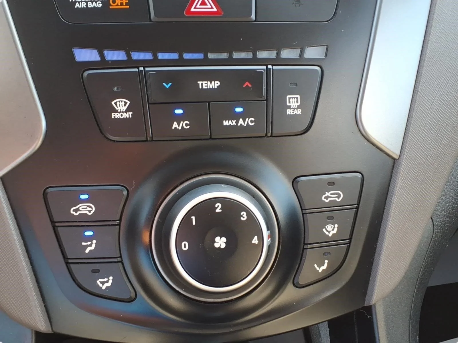Used 2018 Sparkling Silver Kcs Hyundai 2.4 Base image 17