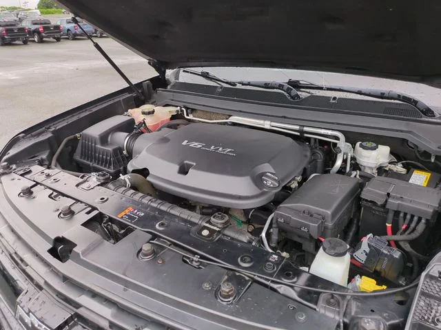 Used 2018 Black Chevrolet Z71 image 34