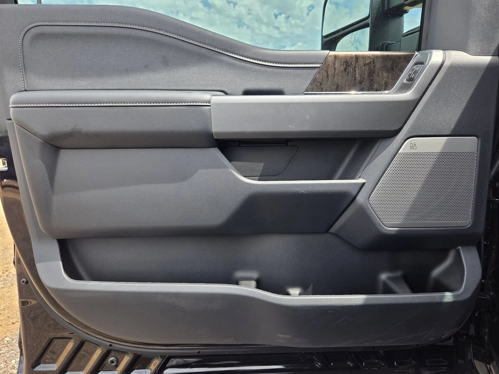 New 2026 Agate Black Metallic Ford F-250® Lariat® image 12