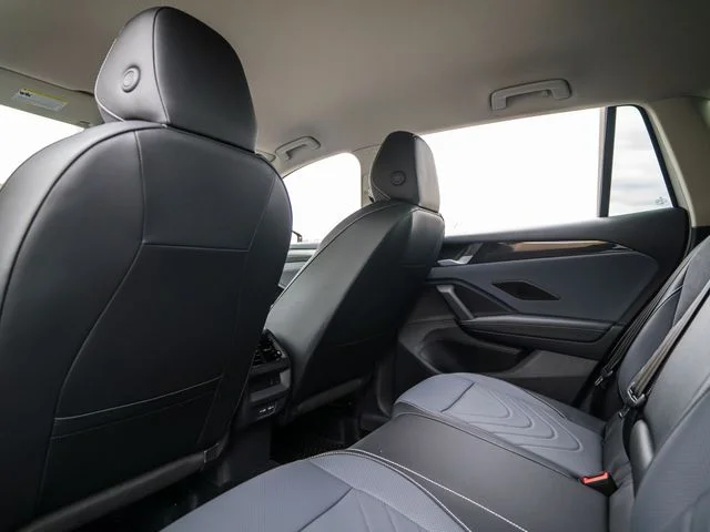 New 2026 White/off-white Volkswagen 2.0T SE image 27