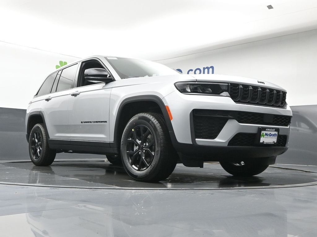 New 2026 Silver Zynith Jeep Altitude image 27