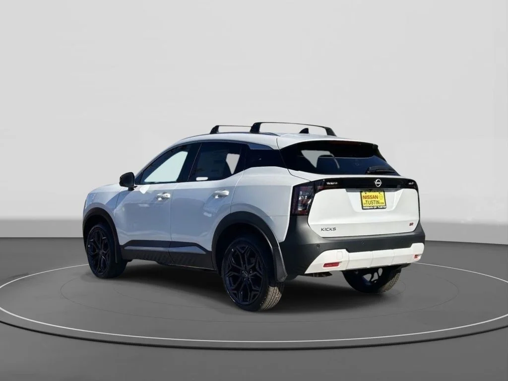 New 2026 Aspen White Tricoat Nissan SR image 2