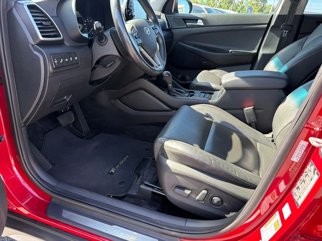 Used 2021 Red Hyundai Limited image 9