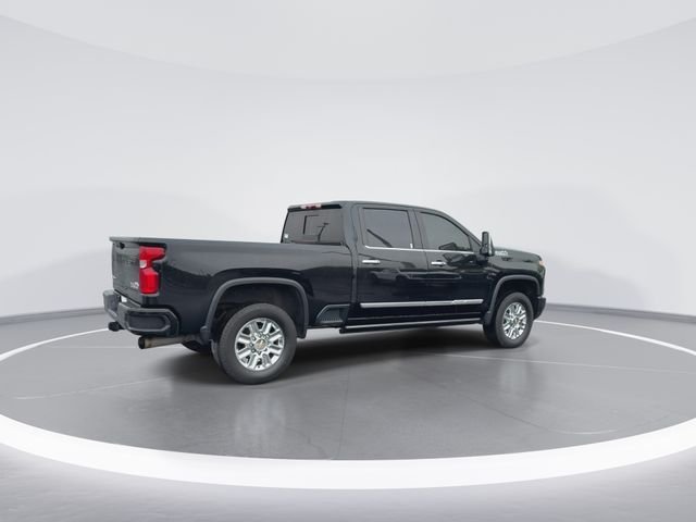 Used 2024 Black Chevrolet High Country image 8