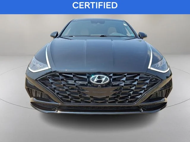 Used 2023 Black Hyundai Limited image 3