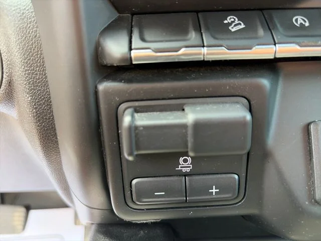 Used 2019 Silver Chevrolet LT Trail Boss image 21