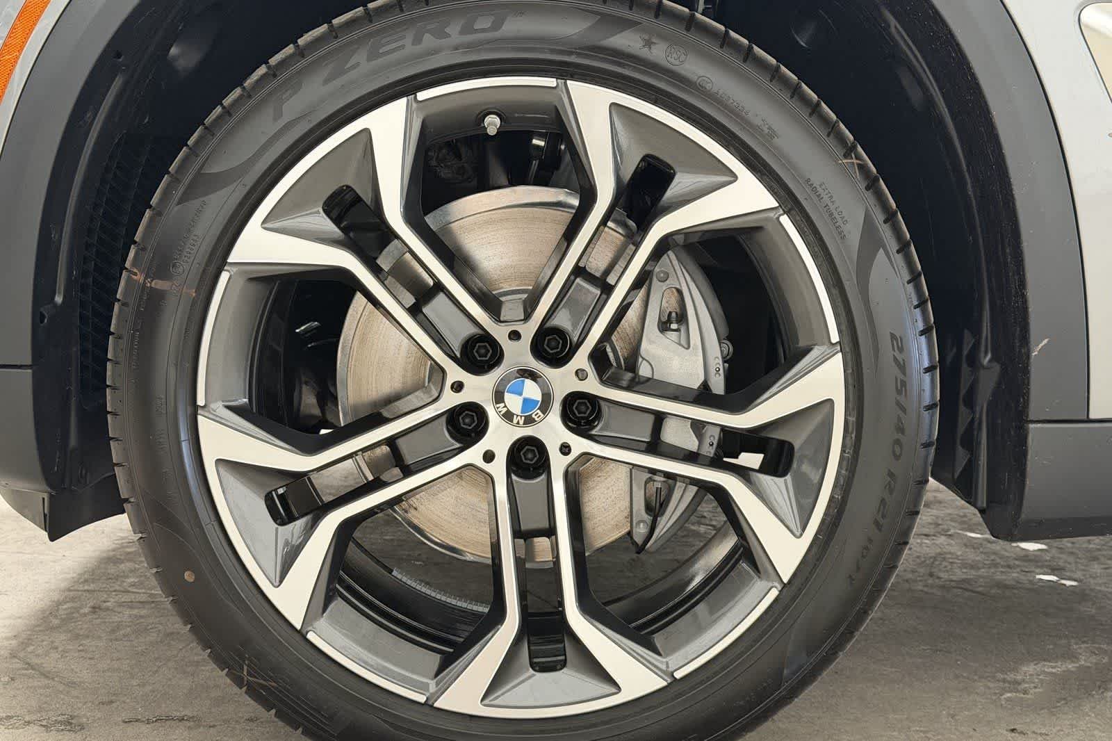 New 2026 Skyscraper Grey Metallic BMW xDrive40i image 25