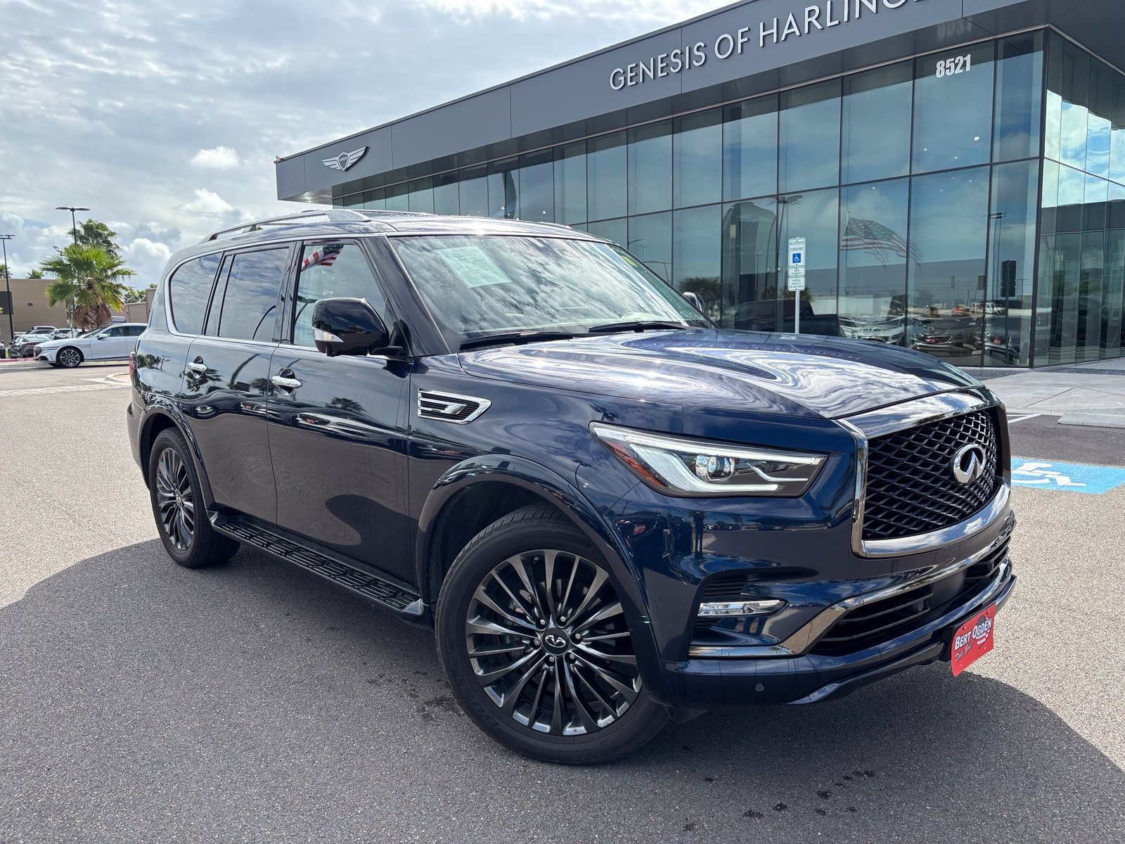 Used 2022 Blue INFINITI Premium Select image 1