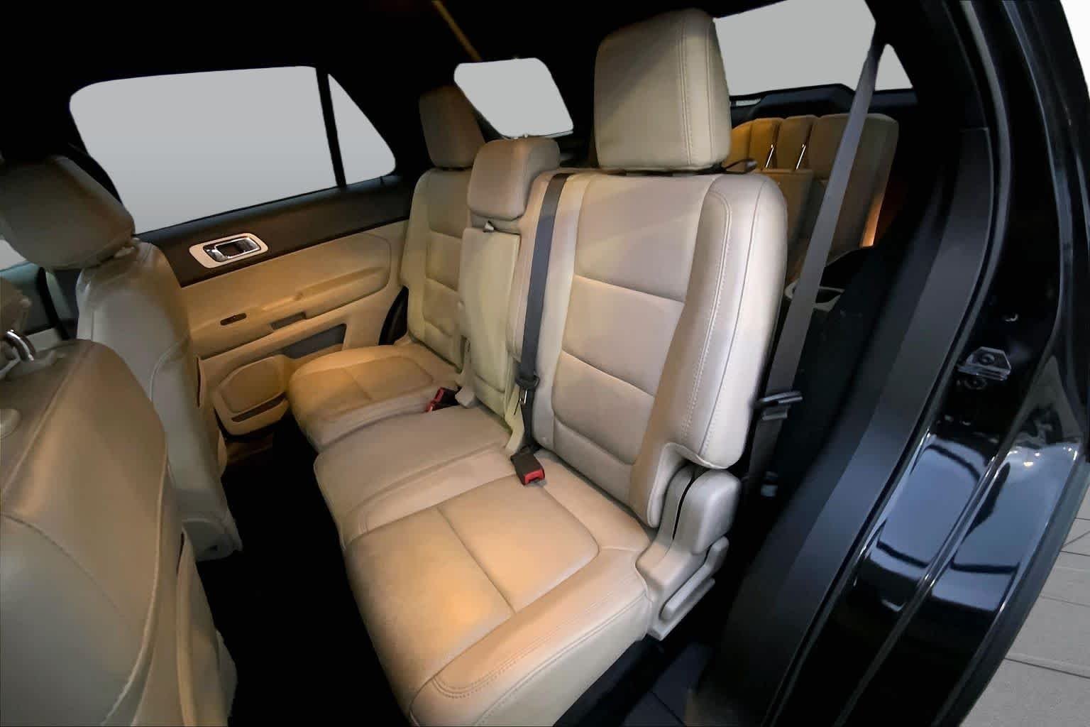 Used 2014 Tuxedo Black Metallic Ford Limited image 18
