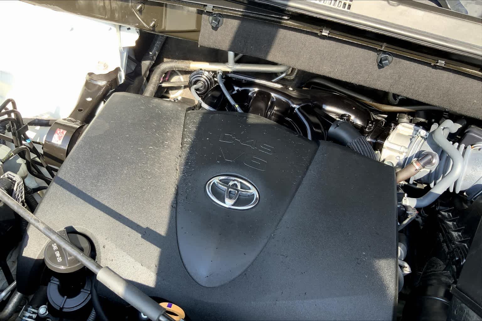 Used 2017 Blizzard Pearl Toyota Limited image 33