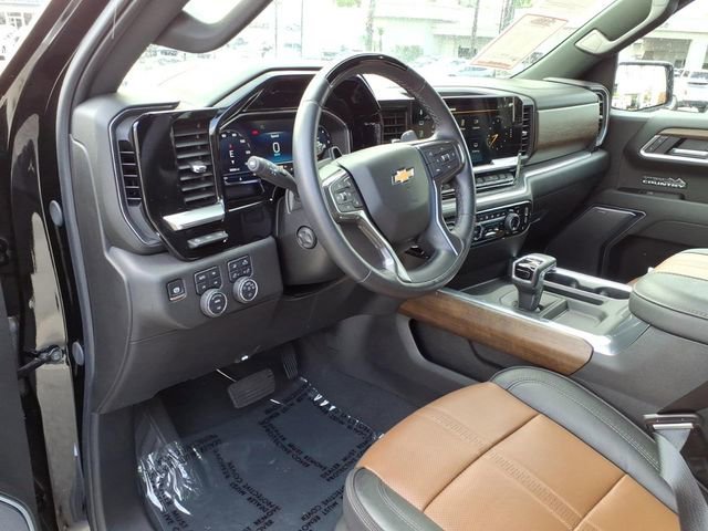 Used 2025 Black Chevrolet High Country image 15
