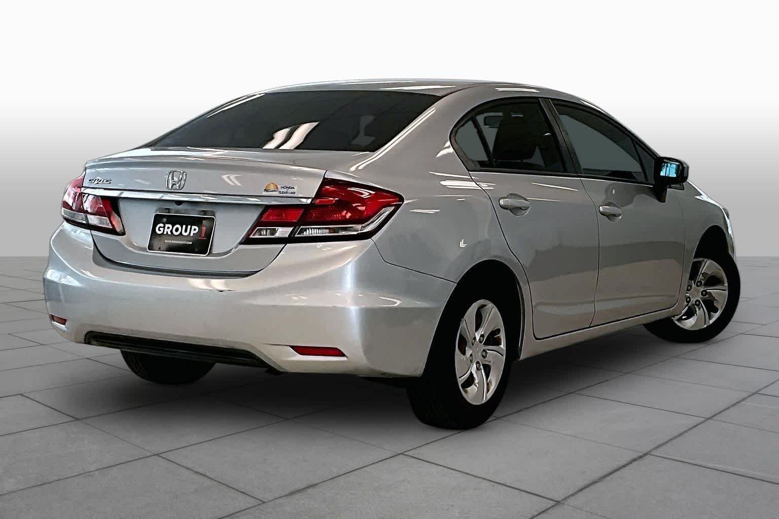 Used 2014 Alabaster Silver Metallic Honda LX image 11