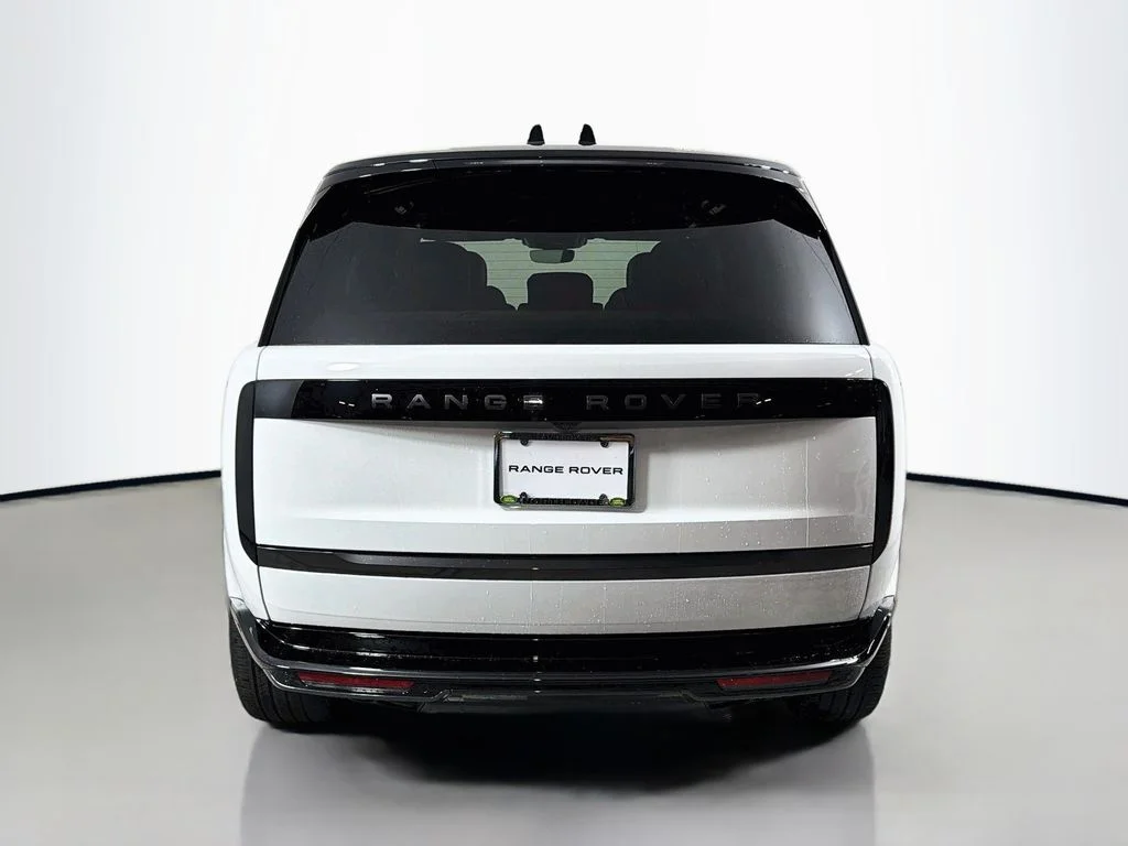 New 2026 Fuji White Land Rover SE image 6