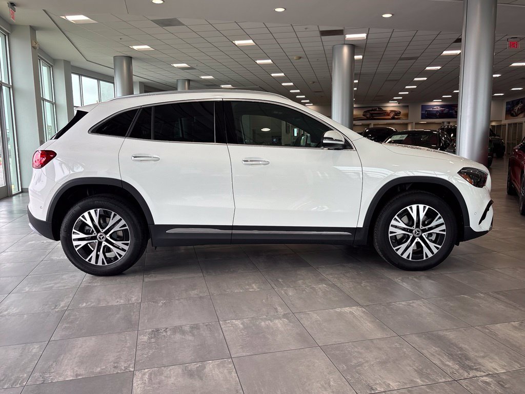 New 2026 Polar White Mercedes-Benz GLA 250 image 2