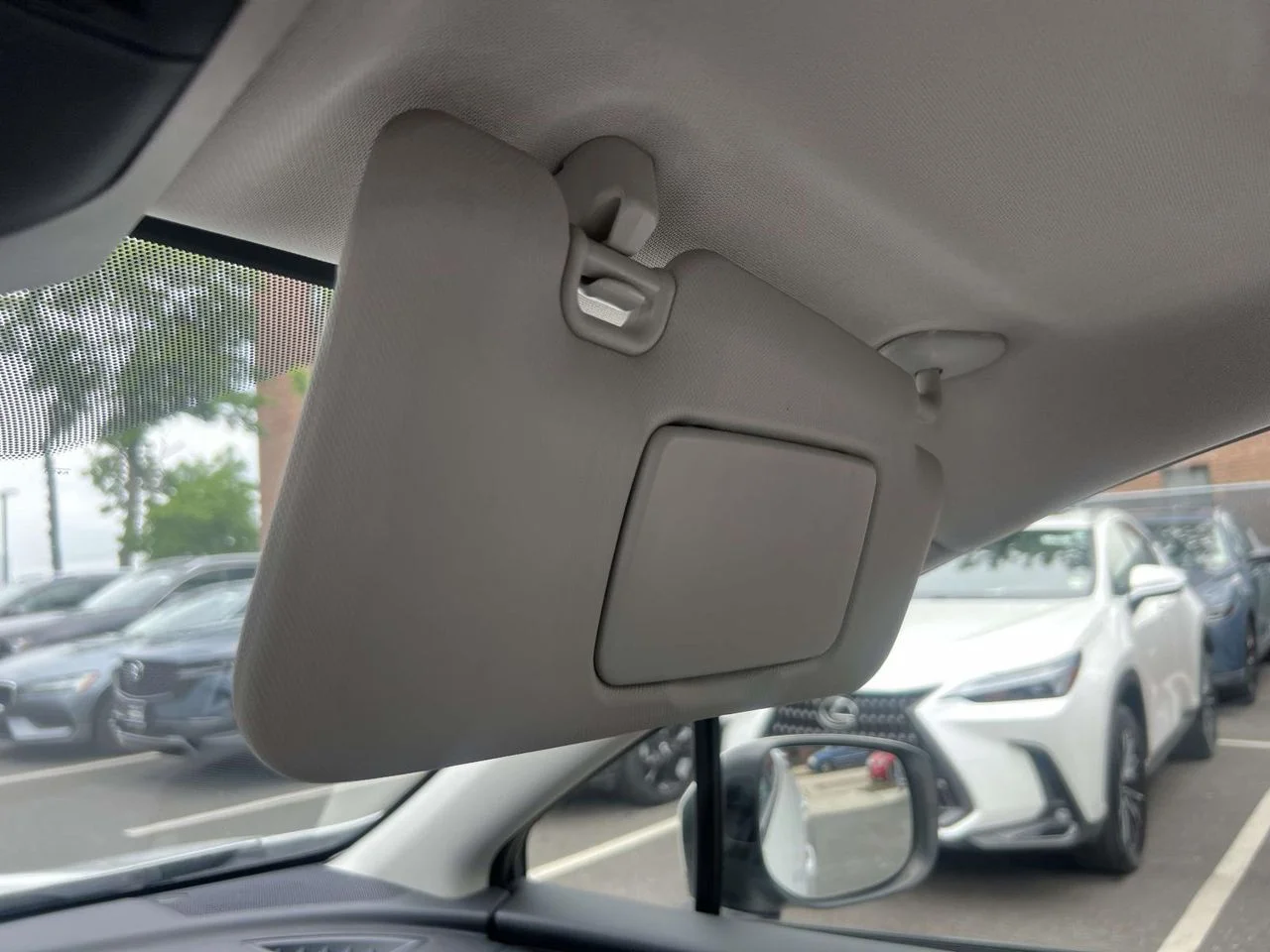 Used 2018 Crystal White Pearl Subaru 2.0i Premium image 37