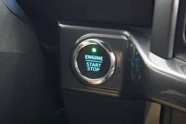 Used 2023 SILVER Ford XLT image 25