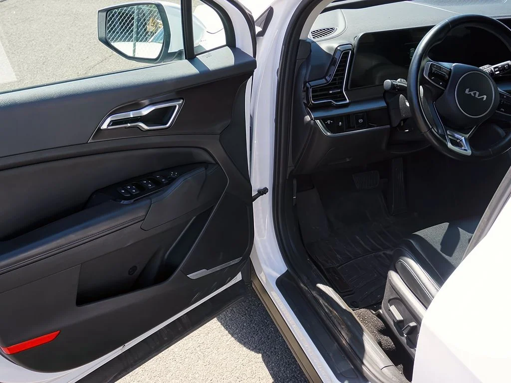 2023 Kia Sportage EX - Photo 13