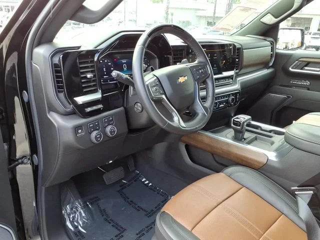 Used 2025 Black Chevrolet High Country image 15
