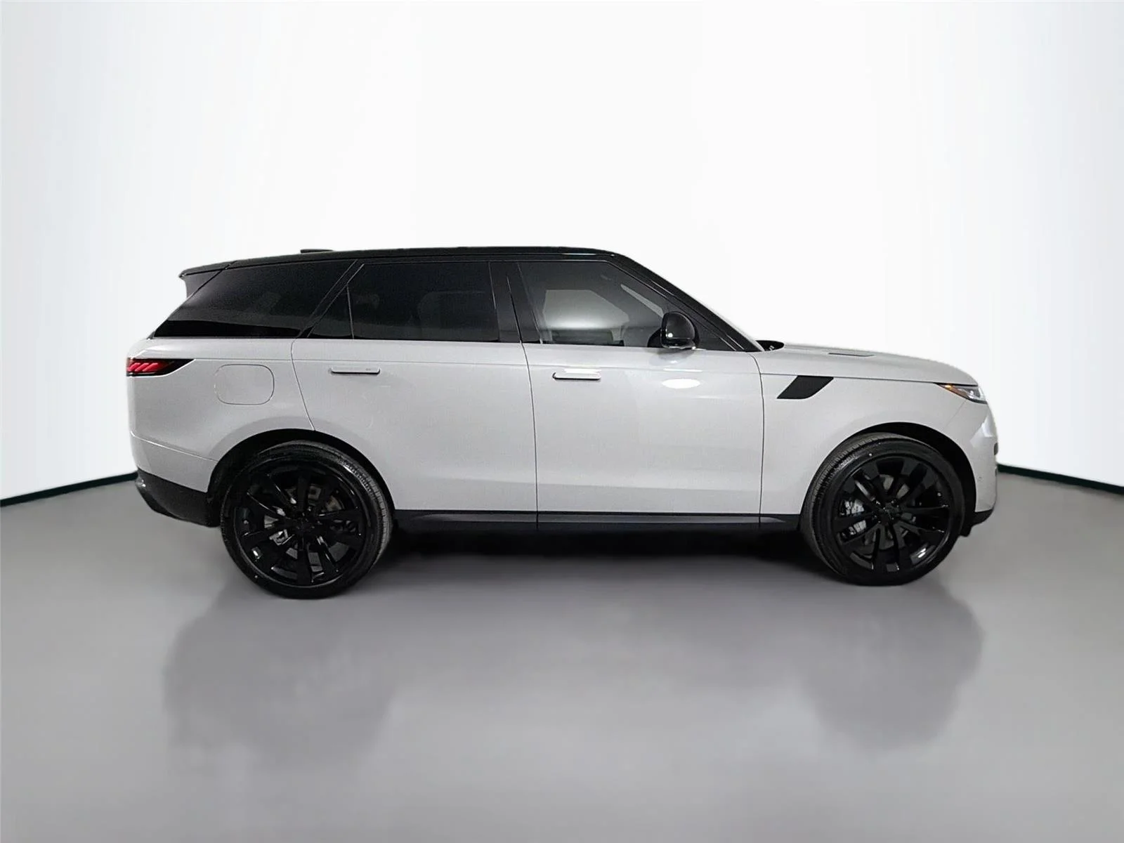 New 2026 Borasco Grey LAND ROVER SE image 4