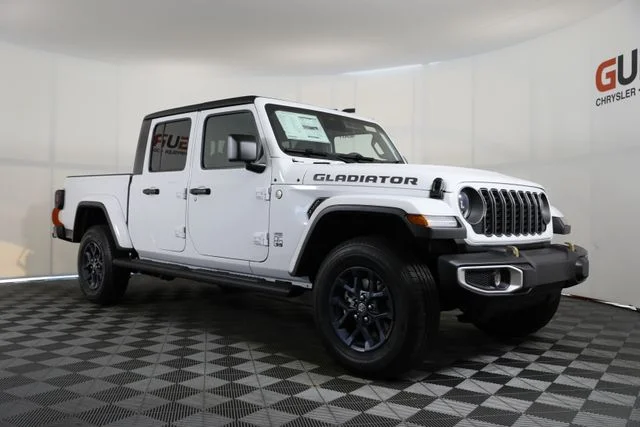 2026 Jeep Gladiator 85th Anniversary Edition Auto's photo