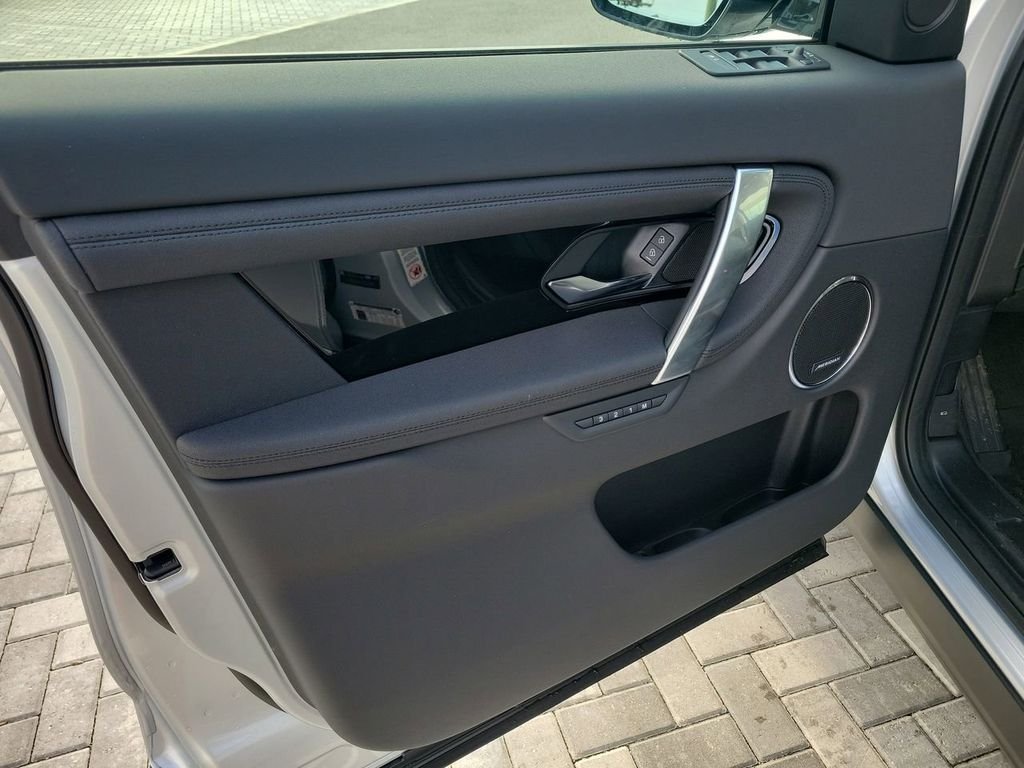 2025 Land Rover Discovery Sport S - Photo 23