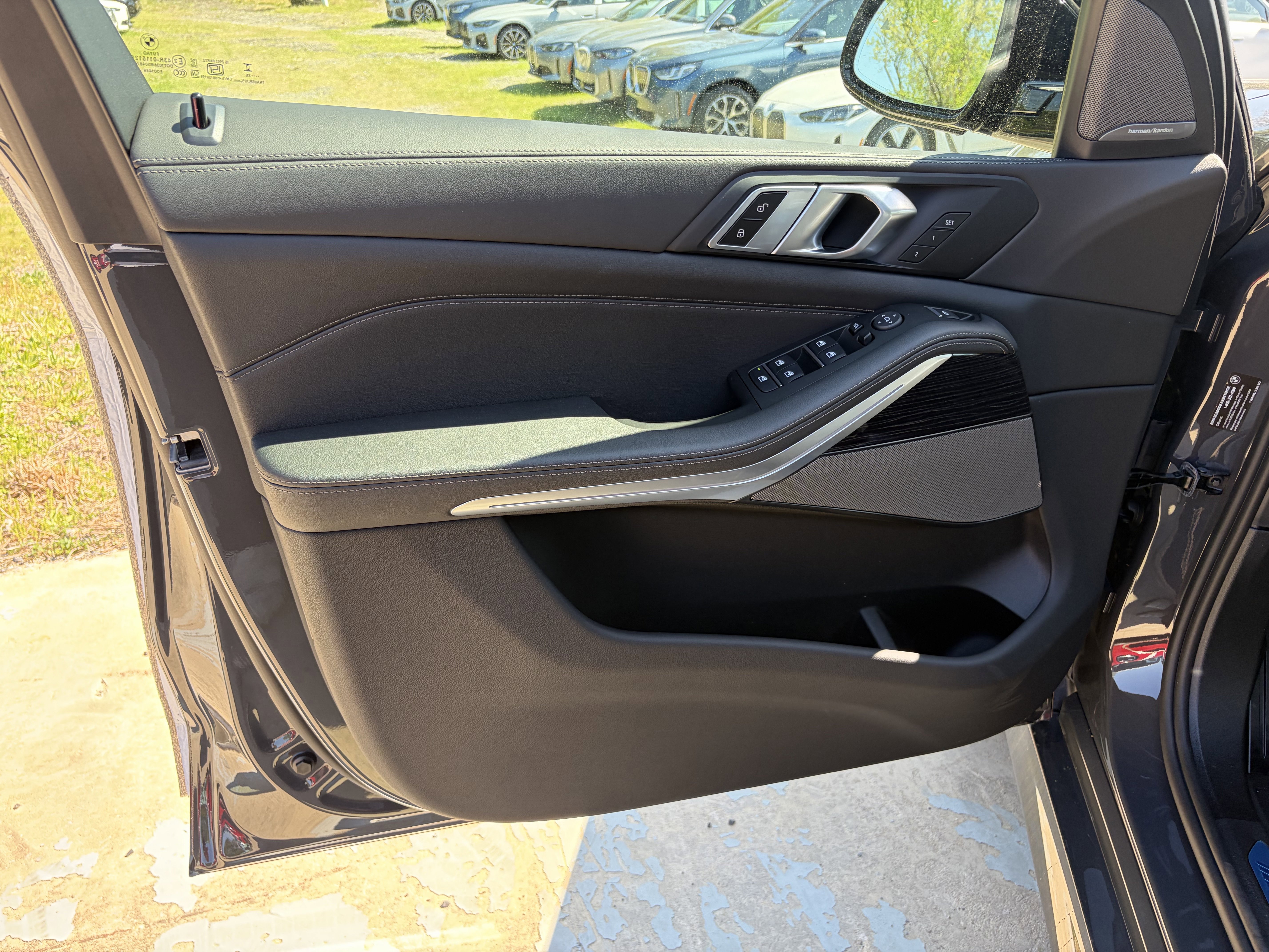 New 2026 Dravit Grey Metallic BMW xDrive40i image 9