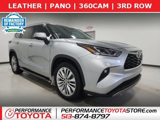 2024 Toyota Highlander Platinum FWD's photo