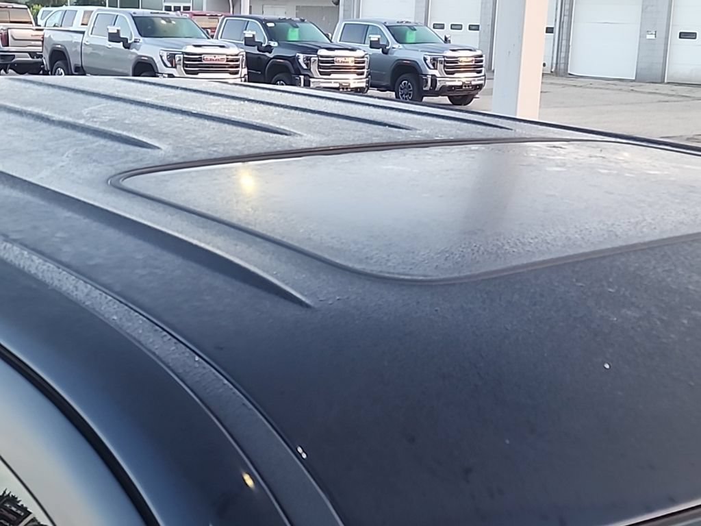 Used 2017 ONYX BLACK GMC Denali image 6