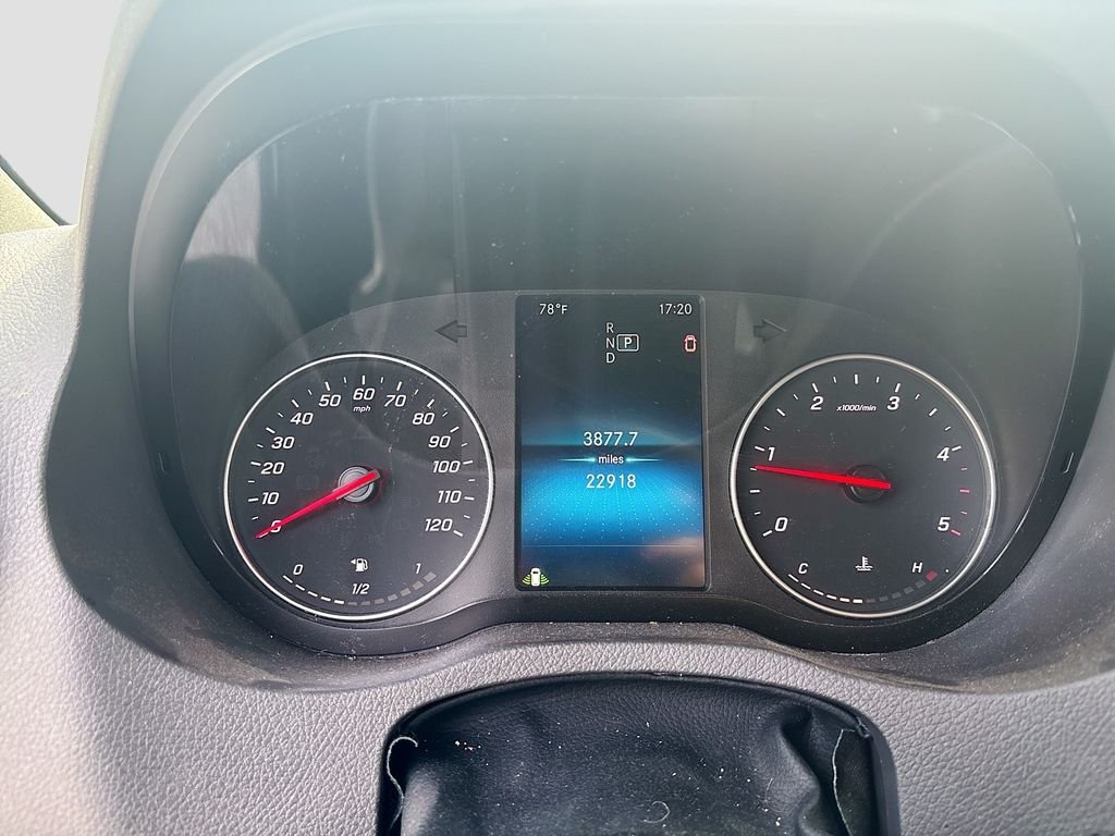 Used 2024  Mercedes-Benz Cargo 144 WB image 36