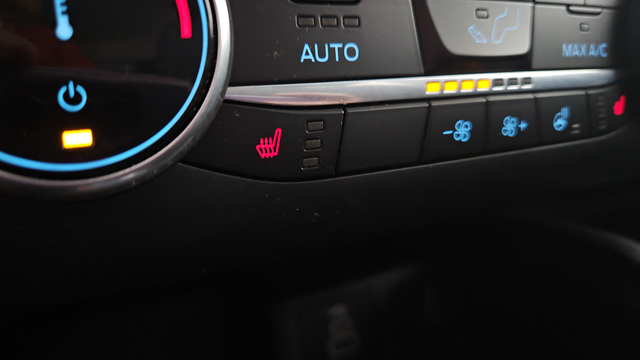 Used 2024 Vapor Blue Ford Active image 35