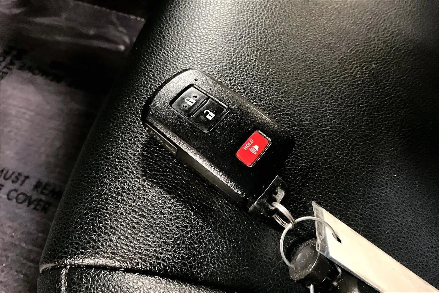 Used 2021 Classic Silver Metallic Toyota Venture image 15