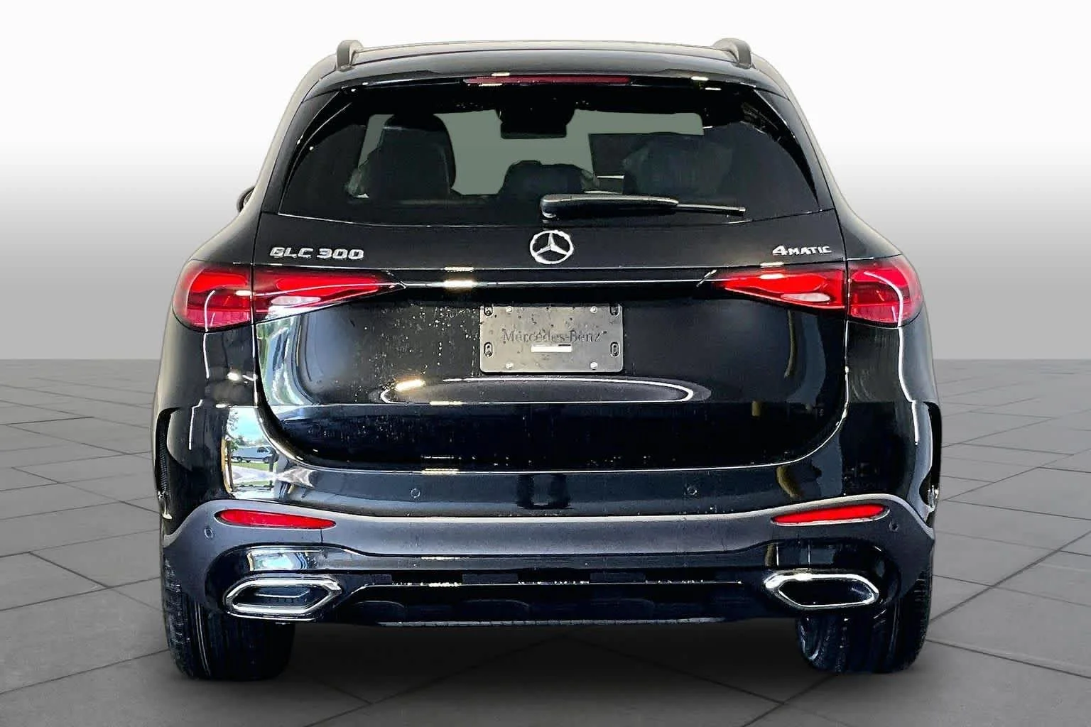 New 2026 Obsidian Black Metallic Mercedes-Benz GLC 300 image 4