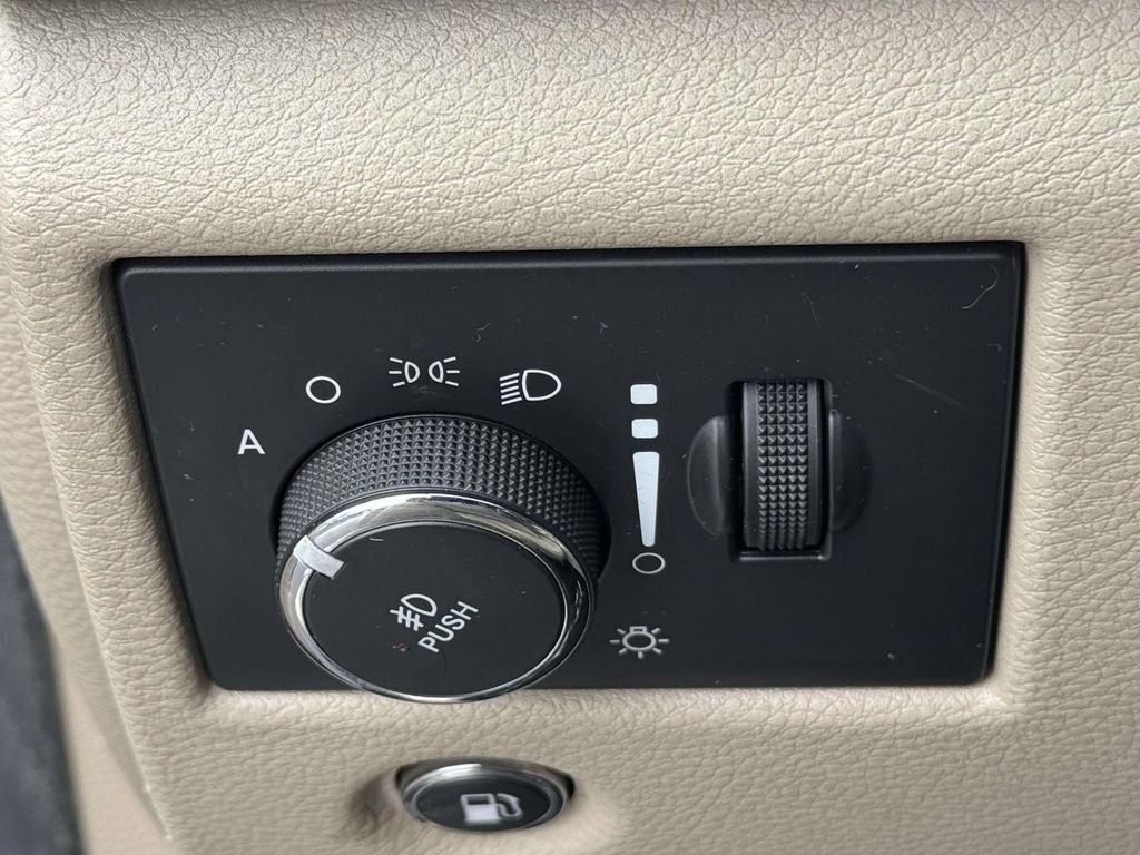 Used 2014 Black Jeep Limited image 28