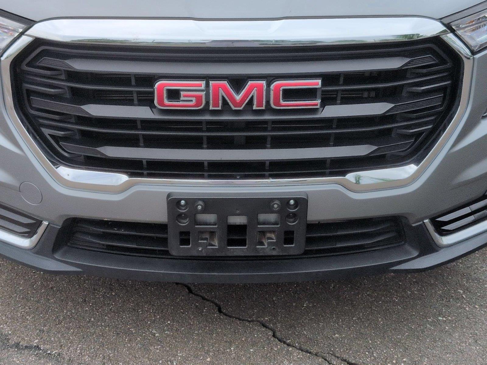 Used 2024 Sterling Metallic GMC SLE image 14