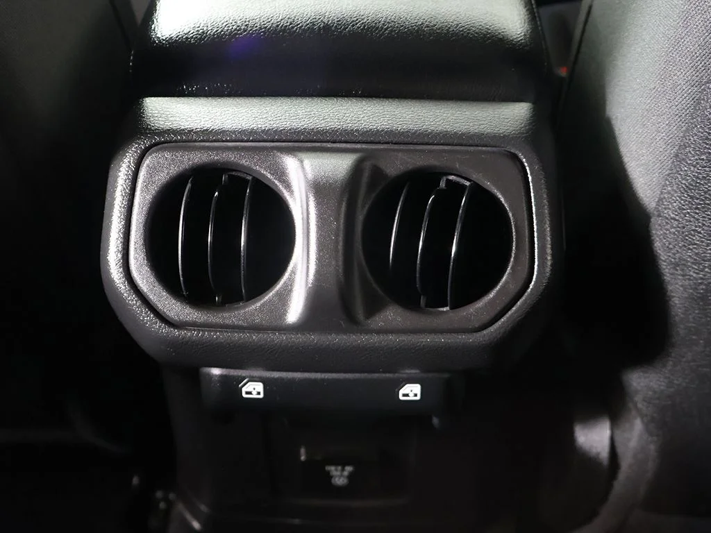 Used 2022 White Jeep Unlimited Rubicon 4xe image 60