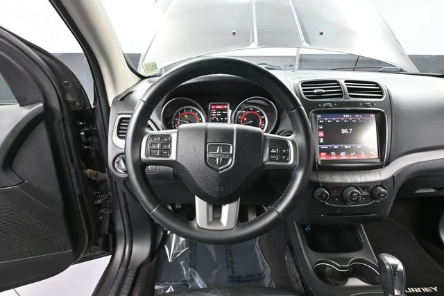 Used 2017 Gray Dodge Crossroad image 25