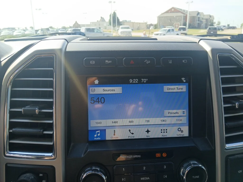 Used 2017 Oxford White Ford Lariat image 14
