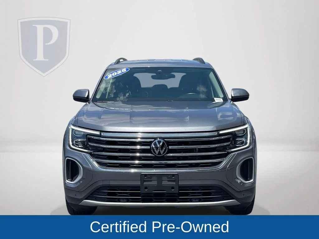 Used 2025  Volkswagen 2.0T SE w/Technology image 3