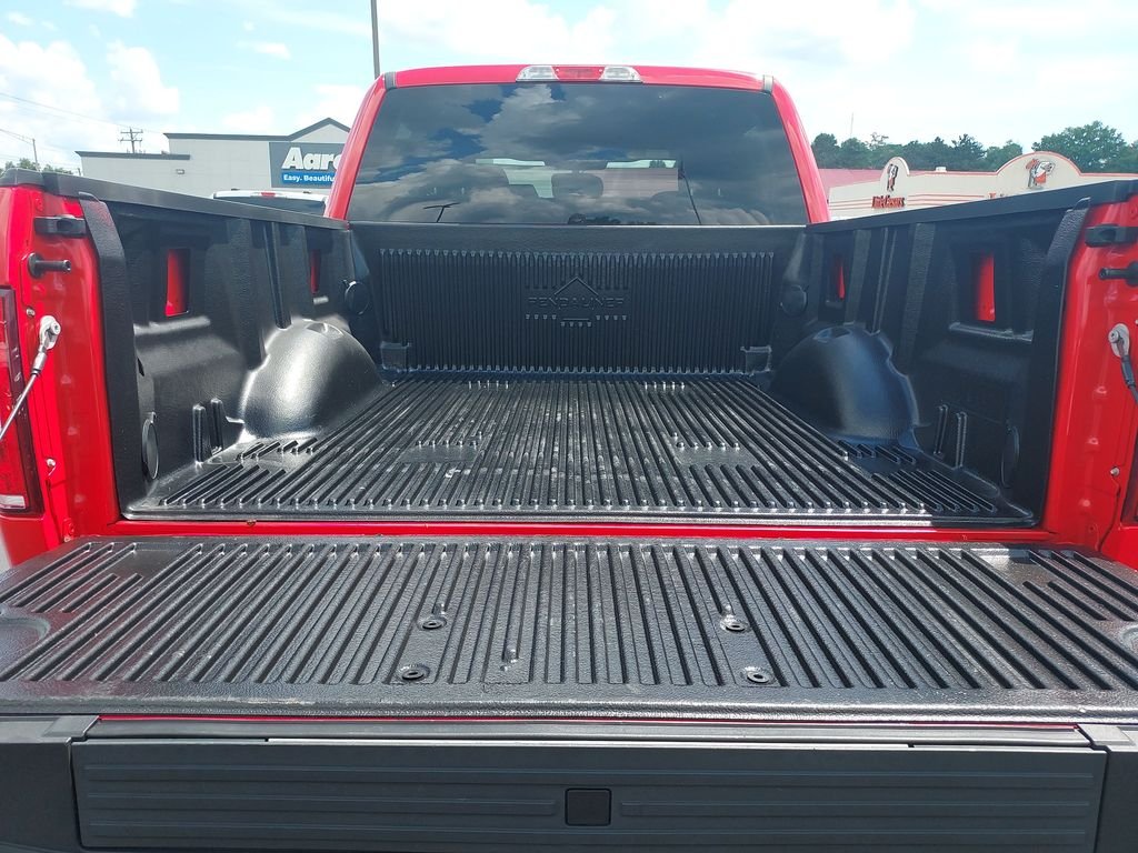 Used 2020 Red Ford XLT image 9