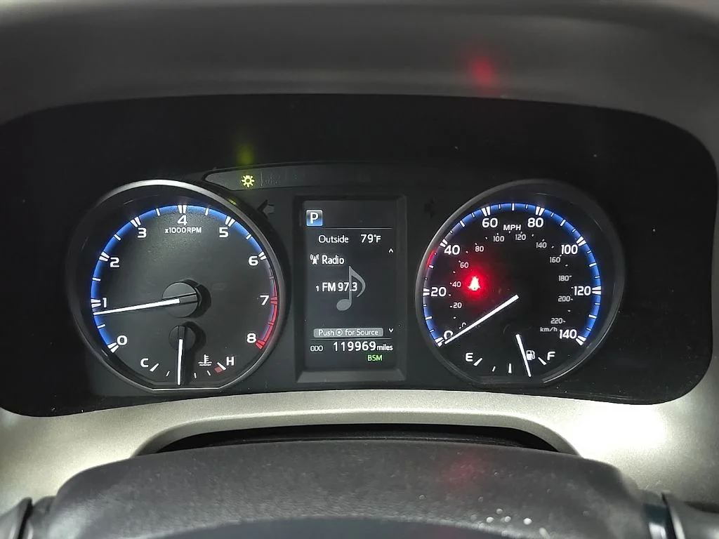 Used 2018 Black Toyota XLE image 22