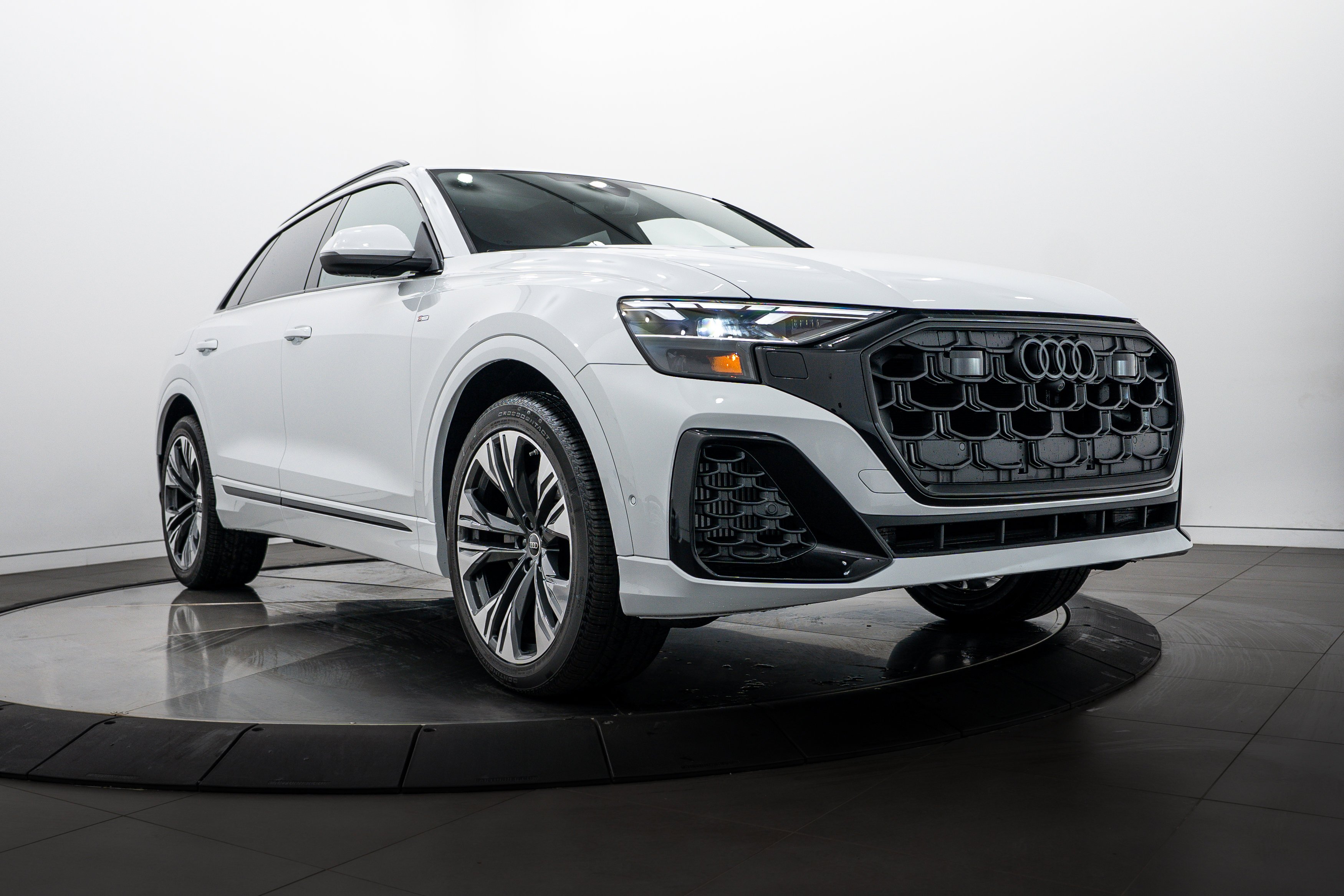 2026 Audi Q8 55 Premium Plus quattro Tiptonic's photo