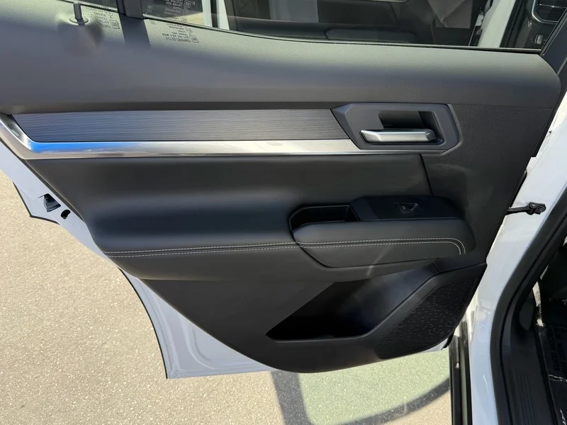 New 2026 Summit White GMC Elevation image 18
