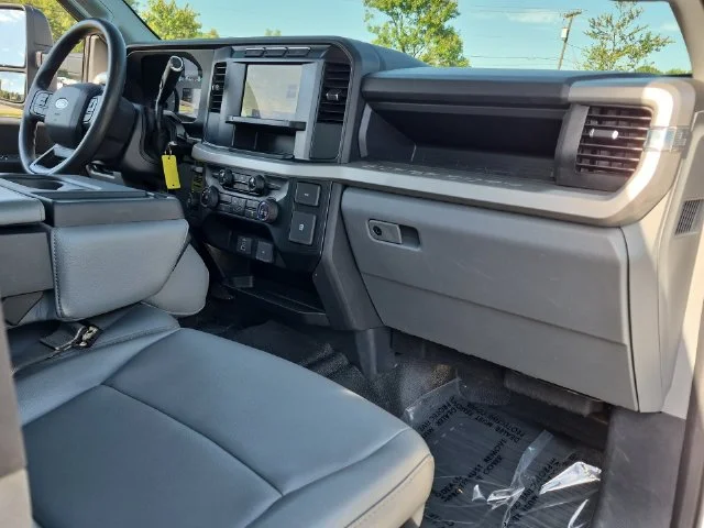 Used 2023 White Ford XL image 35