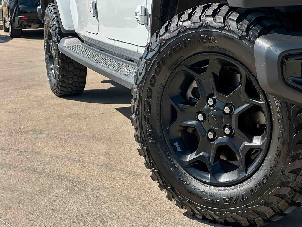 Used 2023 White Jeep Willys image 9