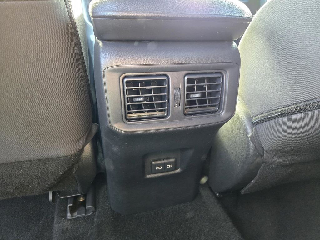 Used 2025 Ice Cap Toyota XLE image 11