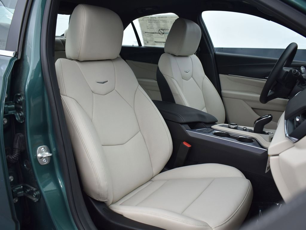 2025 CADILLAC CT4 - Image 26