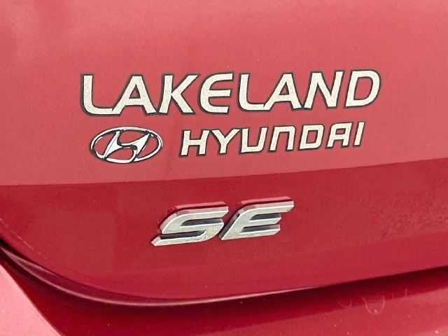 Used 2020 Red Hyundai SE image 25